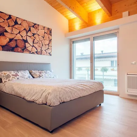 Halldis Apartment *
